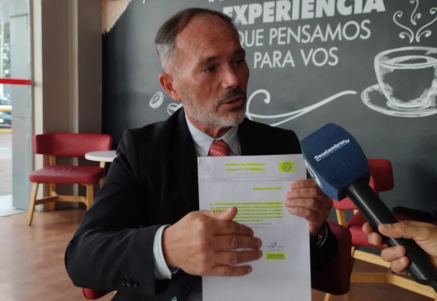 El que demandó y ganó el juicio, Sandro Silva